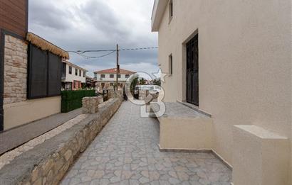 Foça Bağarası Kazım Dirik Mah. Satılık 1+1 Bahçe Katı Daire