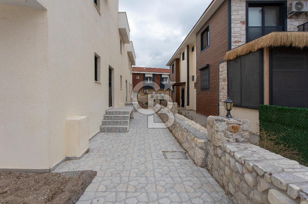 Foça Bağarası Kazım Dirik Mah. Satılık 1+1 Bahçe Katı Daire