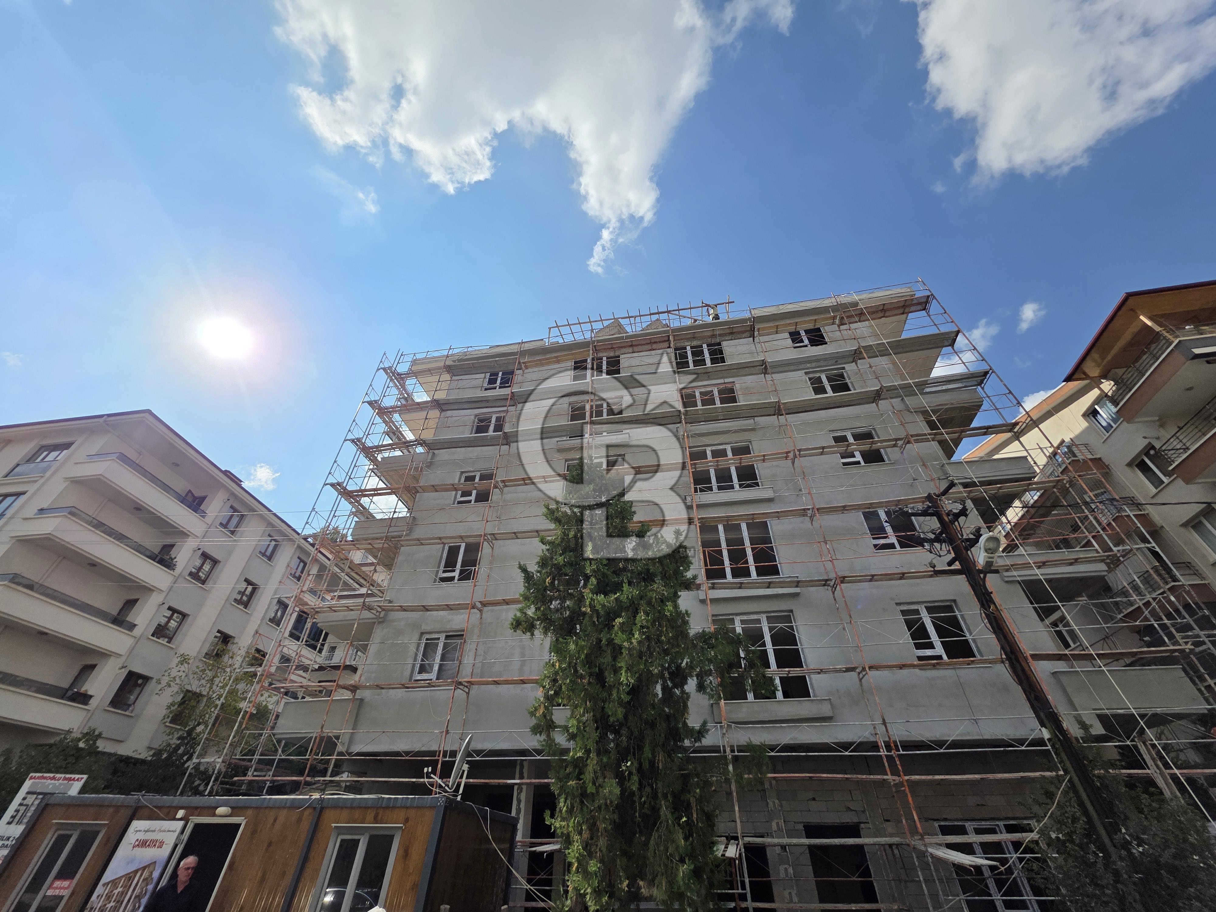 ÇANKAYA MİMAR SİNAN MAH. KOLEJ YAKINI 3+1 SATILIK ARAKAT ( TAKASA UYGUN)
