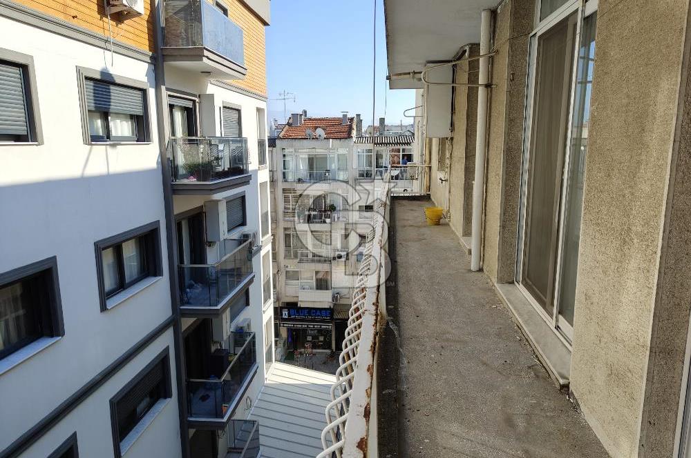 KARŞIYAKA ÇARŞI AKBANK SOKAK'TA 2+1 EŞYALI KİRALIK DAİRE