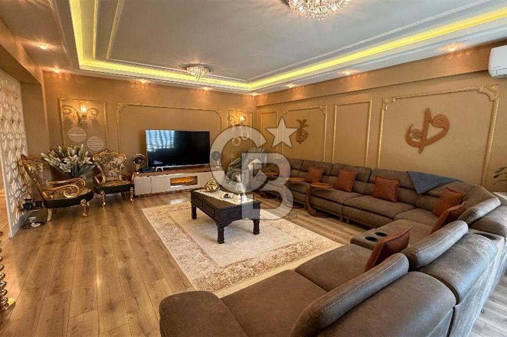 BAŞİSKELEDE PRESTİJLİ SİTE İÇERİSİNDE SATILIK 7+2 LÜKS VİLLA.