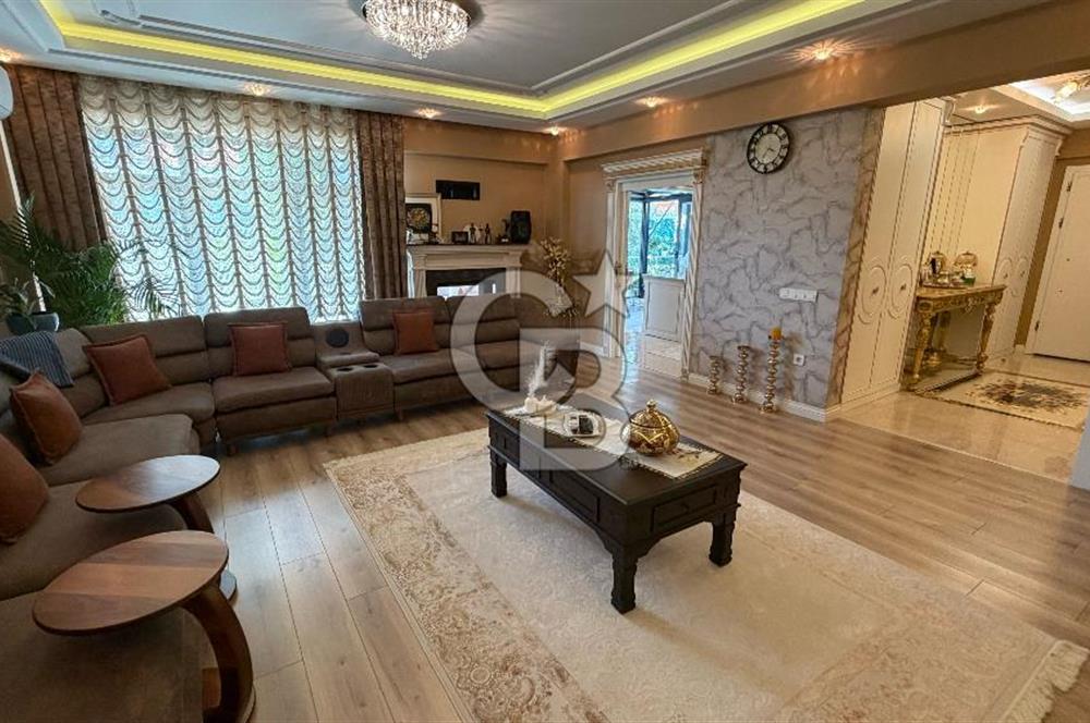 BAŞİSKELEDE PRESTİJLİ SİTE İÇERİSİNDE SATILIK 7+2 LÜKS VİLLA.