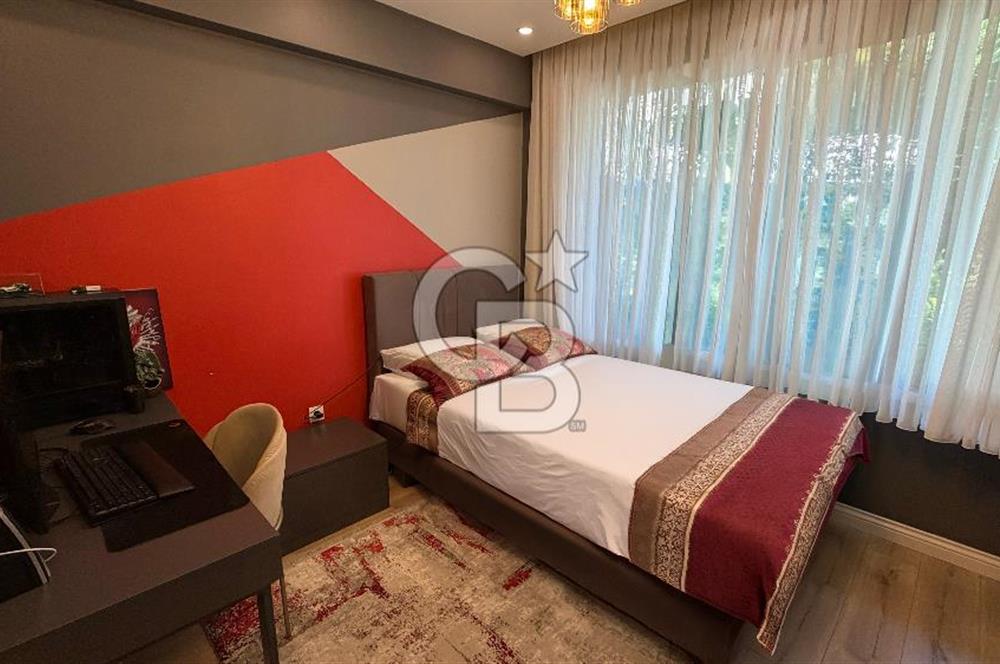 BAŞİSKELEDE PRESTİJLİ SİTE İÇERİSİNDE SATILIK 7+2 LÜKS VİLLA.