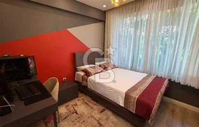 BAŞİSKELEDE PRESTİJLİ SİTE İÇERİSİNDE SATILIK 7+2 LÜKS VİLLA.