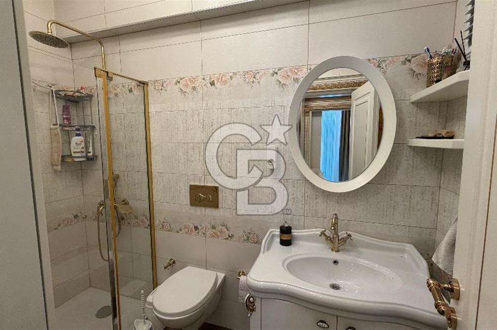 BAŞİSKELEDE PRESTİJLİ SİTE İÇERİSİNDE SATILIK 7+2 LÜKS VİLLA.