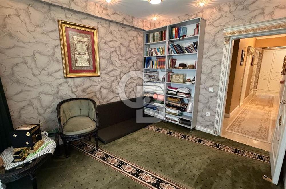 BAŞİSKELEDE PRESTİJLİ SİTE İÇERİSİNDE SATILIK 7+2 LÜKS VİLLA.