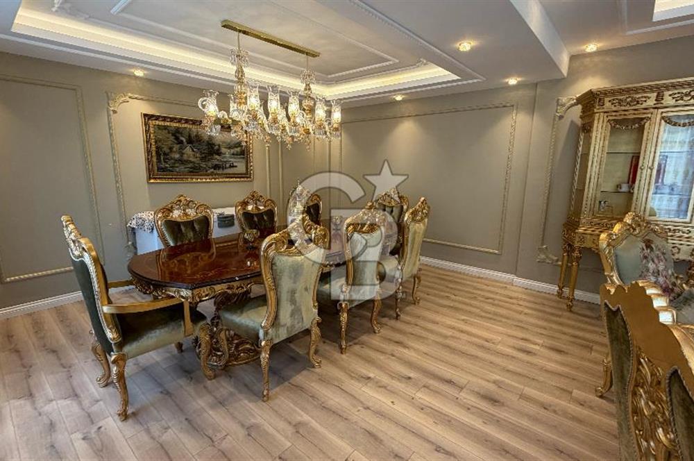 BAŞİSKELEDE PRESTİJLİ SİTE İÇERİSİNDE SATILIK 7+2 LÜKS VİLLA.
