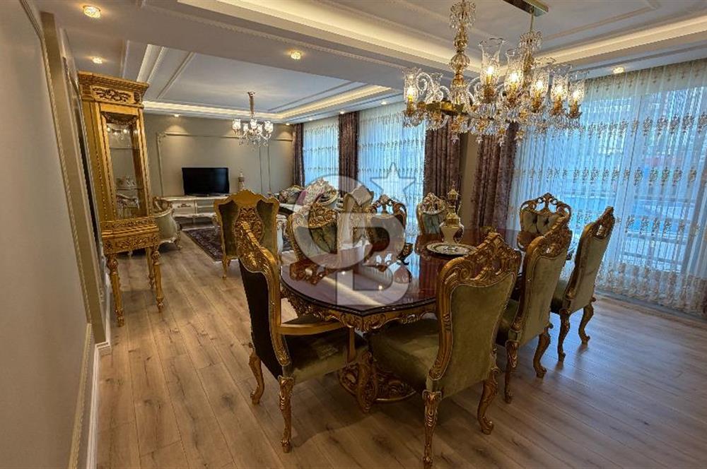 BAŞİSKELEDE PRESTİJLİ SİTE İÇERİSİNDE SATILIK 7+2 LÜKS VİLLA.