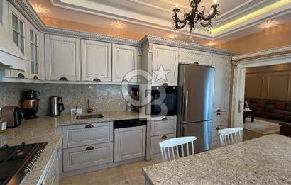 BAŞİSKELEDE PRESTİJLİ SİTE İÇERİSİNDE SATILIK 7+2 LÜKS VİLLA.