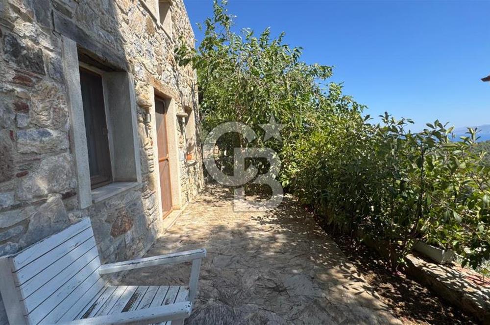 DATÇA EMECİK'TE DENİZ MANZARALI MÜŞTEMİLATLI SATILIK 3+1 VİLLA