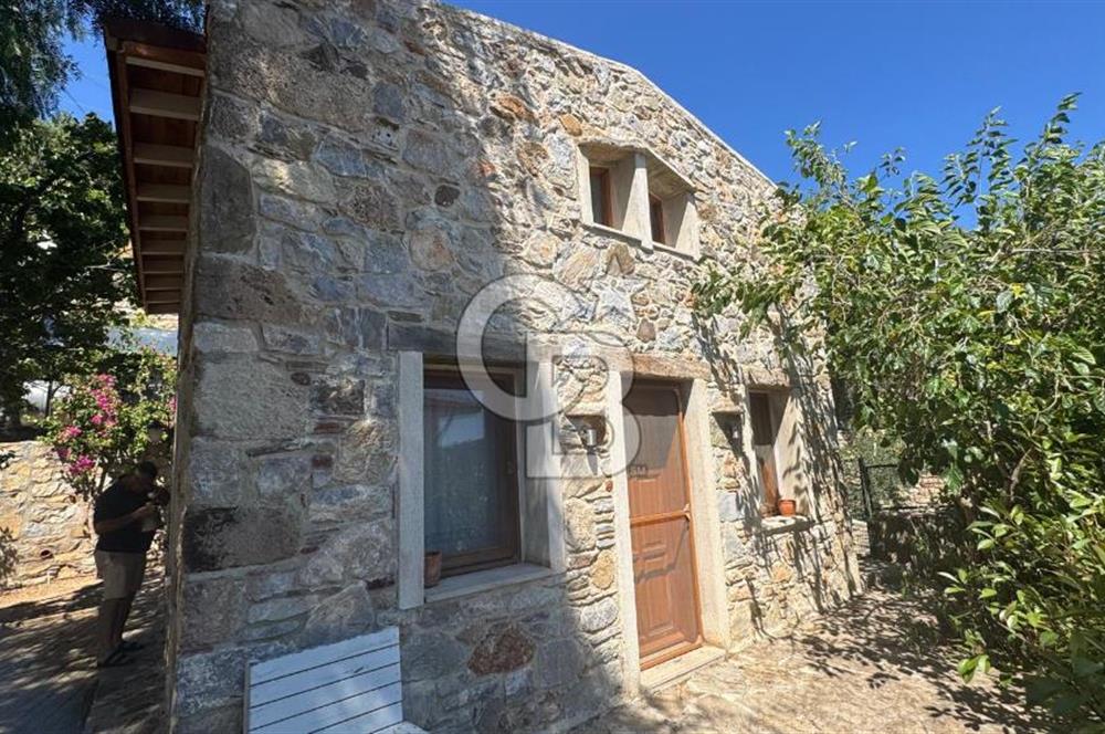 DATÇA EMECİK'TE DENİZ MANZARALI MÜŞTEMİLATLI SATILIK 3+1 VİLLA
