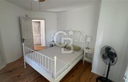 DATÇA EMECİK'TE DENİZ MANZARALI MÜŞTEMİLATLI SATILIK 3+1 VİLLA