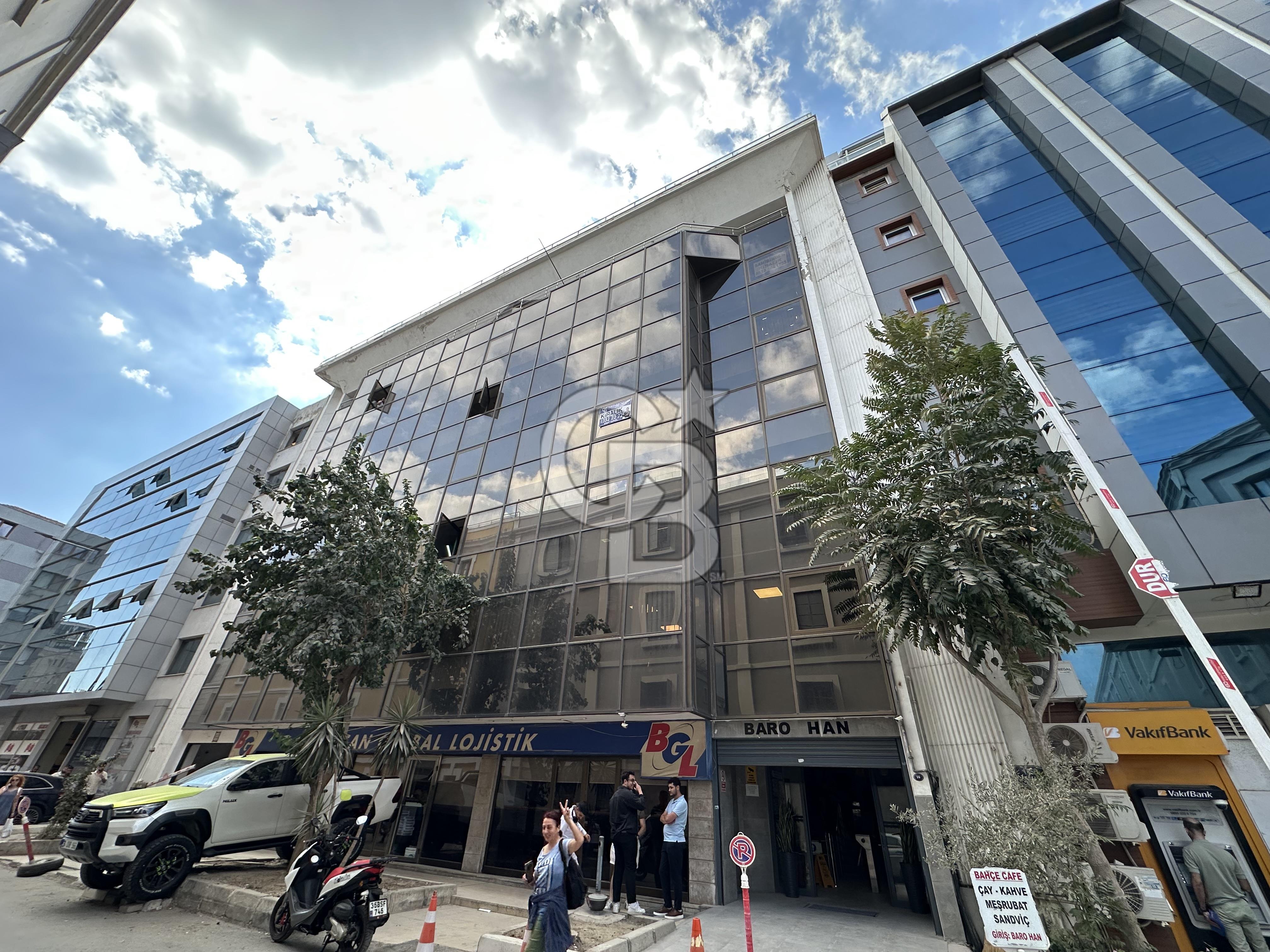 Alsancak Barohan İş Merkezinde Kiralık 105 m² Geniş Ofis