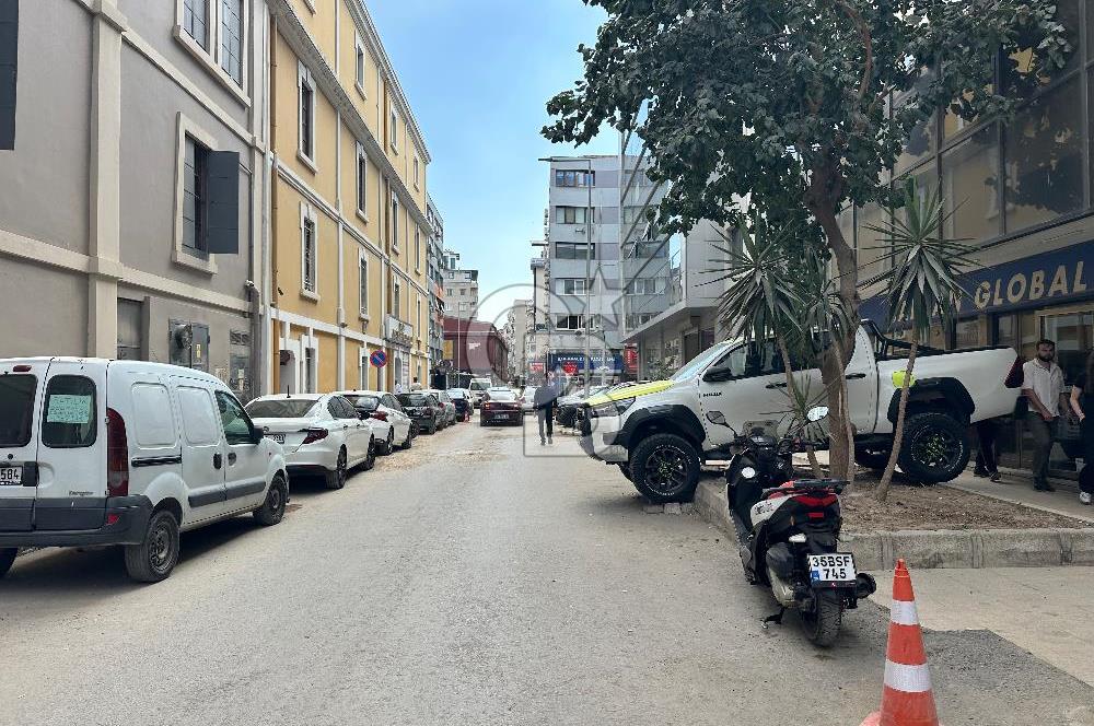 Alsancak Barohan İş Merkezinde Kiralık 105 m² Geniş Ofis