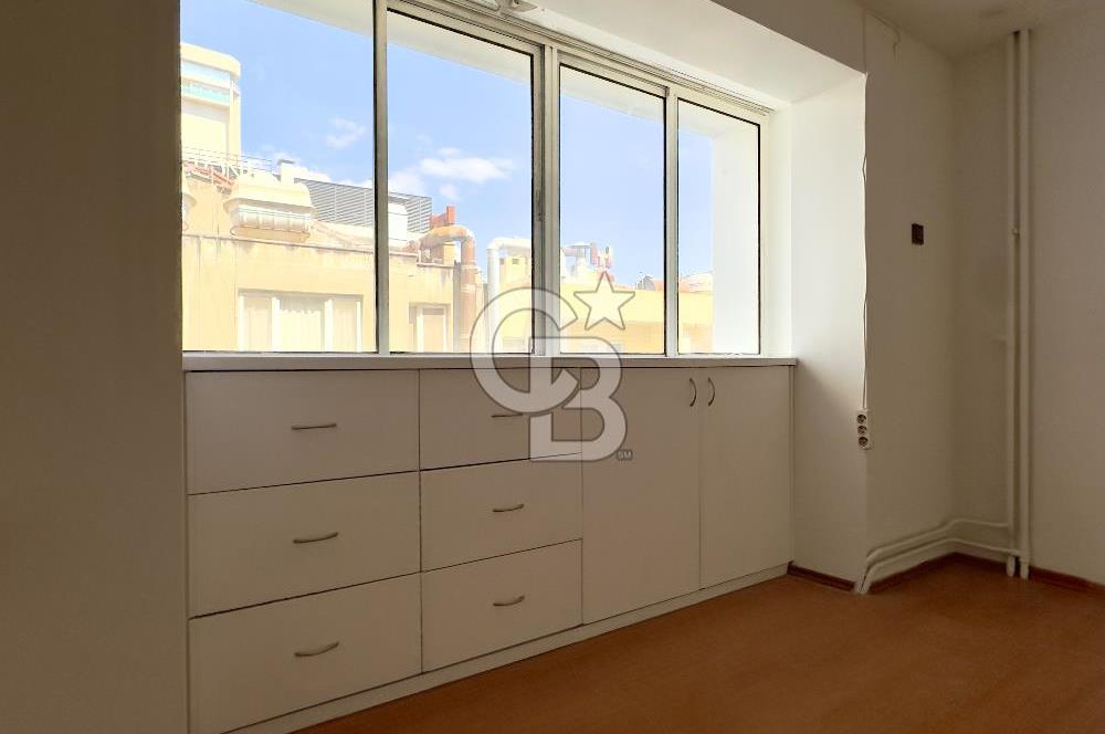 ALSANCAK GÜNDOĞDU'YA ÇOK YAKIN TADİLATLI 180m² 4+1 KİRALIK DAİRE