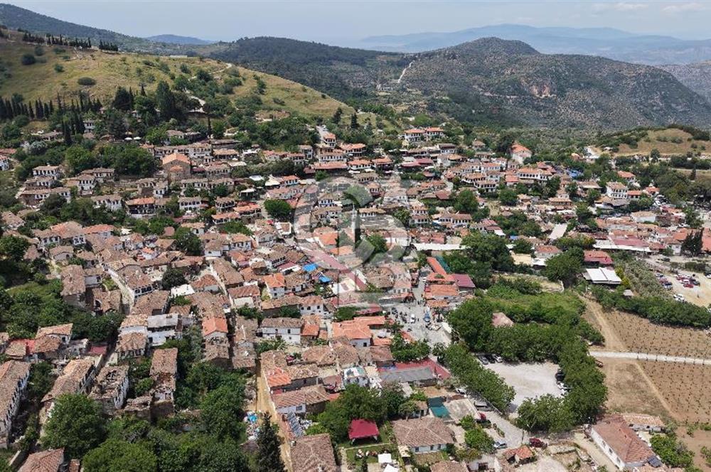 Selçuk Şirince Köy İçi Eşyalı Kiralık Taş Ev