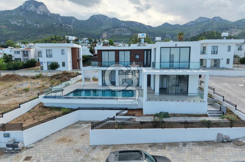 KKTC GİRNE ÇATALKÖYDE SATILIK DENİZ MANZARALI VİLLA