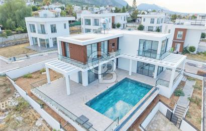 KKTC GİRNE ÇATALKÖYDE SATILIK DENİZ MANZARALI VİLLA