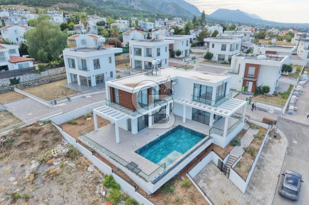 KKTC GİRNE ÇATALKÖYDE SATILIK DENİZ MANZARALI VİLLA