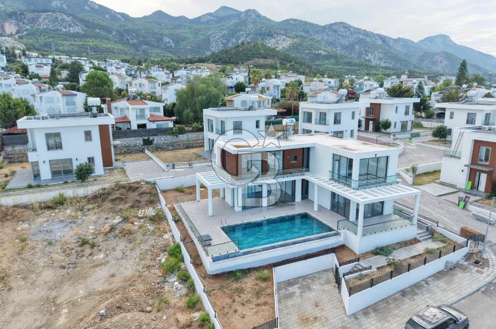KKTC GİRNE ÇATALKÖYDE SATILIK DENİZ MANZARALI VİLLA