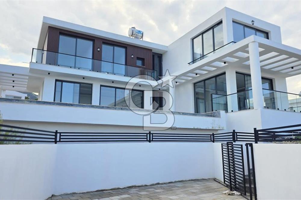KKTC GİRNE ÇATALKÖYDE SATILIK DENİZ MANZARALI VİLLA
