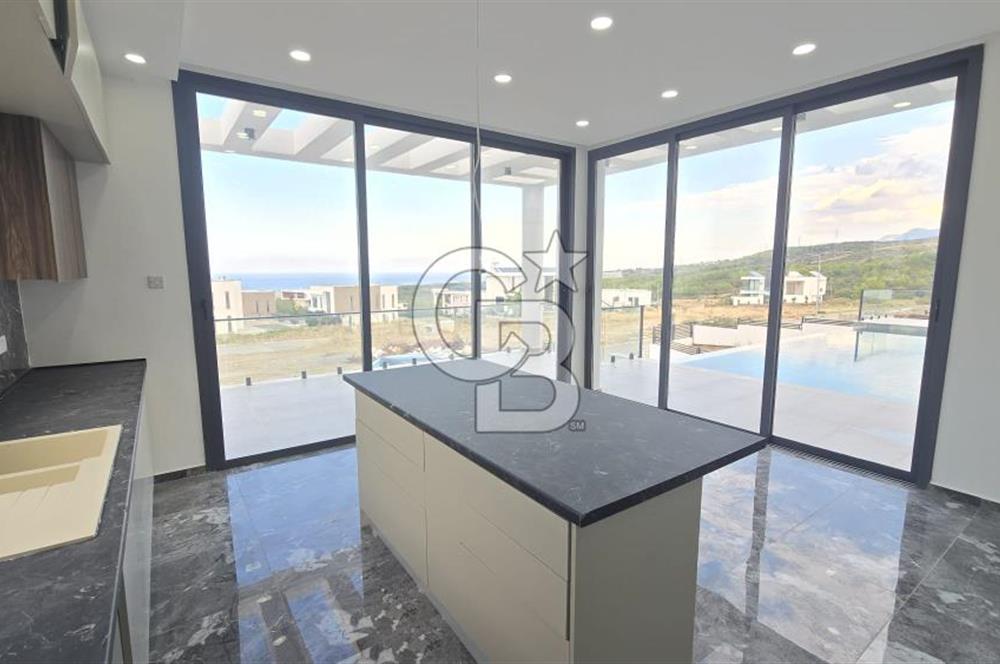 KKTC GİRNE ÇATALKÖYDE SATILIK DENİZ MANZARALI VİLLA