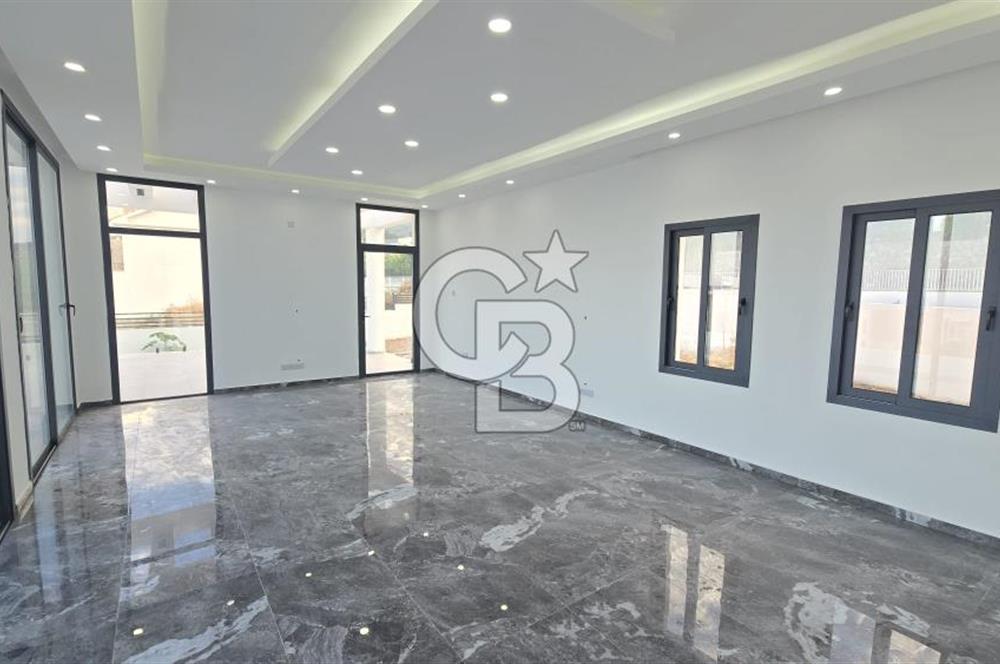 KKTC GİRNE ÇATALKÖYDE SATILIK DENİZ MANZARALI VİLLA