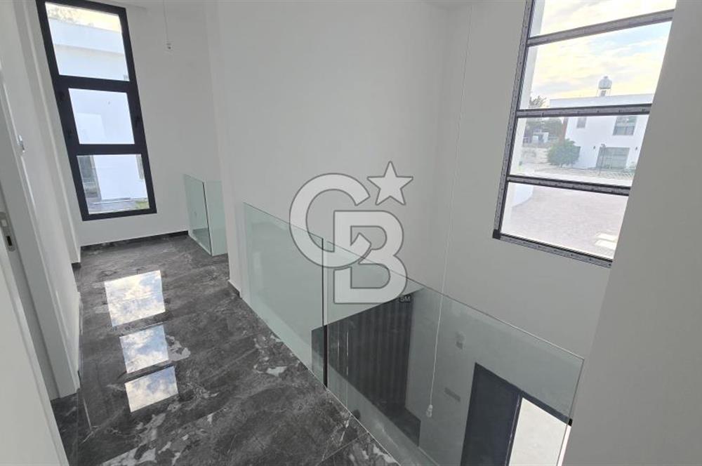 KKTC GİRNE ÇATALKÖYDE SATILIK DENİZ MANZARALI VİLLA