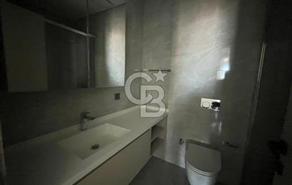 Ataşehir Modern'de Adalar Manzaralı Kiralık 3+1 Lüks Daire