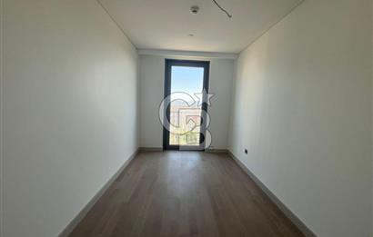 Ataşehir Modern'de Adalar Manzaralı Kiralık 3+1 Lüks Daire