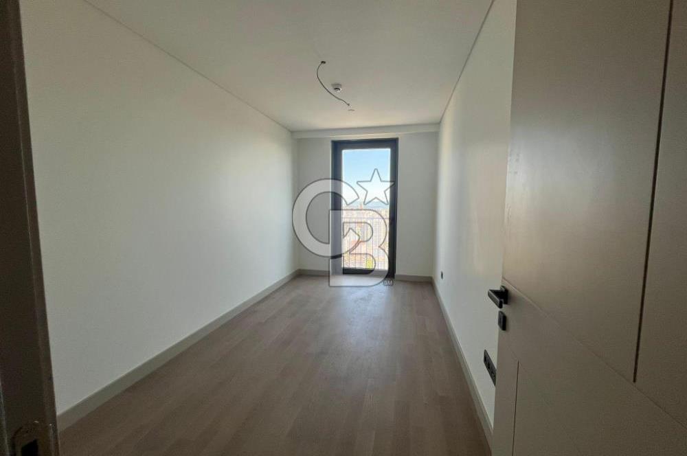 Ataşehir Modern'de Adalar Manzaralı Kiralık 3+1 Lüks Daire