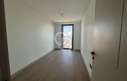 Ataşehir Modern'de Adalar Manzaralı Kiralık 3+1 Lüks Daire