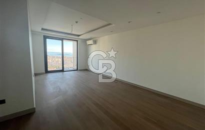 Ataşehir Modern'de Adalar Manzaralı Kiralık 3+1 Lüks Daire