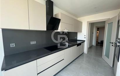 Ataşehir Modern'de Adalar Manzaralı Kiralık 3+1 Lüks Daire
