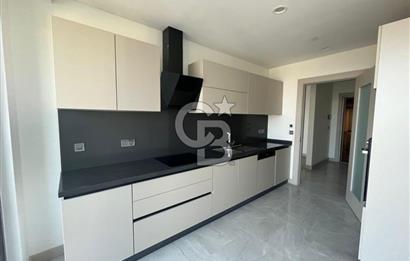 Ataşehir Modern'de Adalar Manzaralı Kiralık 3+1 Lüks Daire