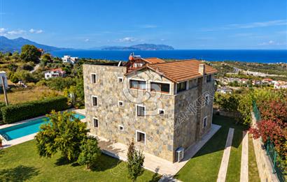 Kuşadası Yaylaköy’de Full Deniz Manzaralı, Zeytinlik İçerisinde Satılık Özel Malikane