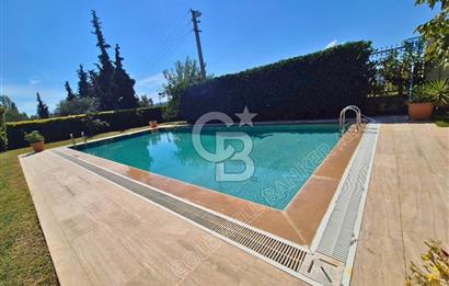 Kuşadası Yaylaköy’de Full Deniz Manzaralı, Zeytinlik İçerisinde Satılık Özel Malikane