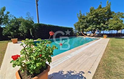 Kuşadası Yaylaköy’de Full Deniz Manzaralı, Zeytinlik İçerisinde Satılık Özel Malikane