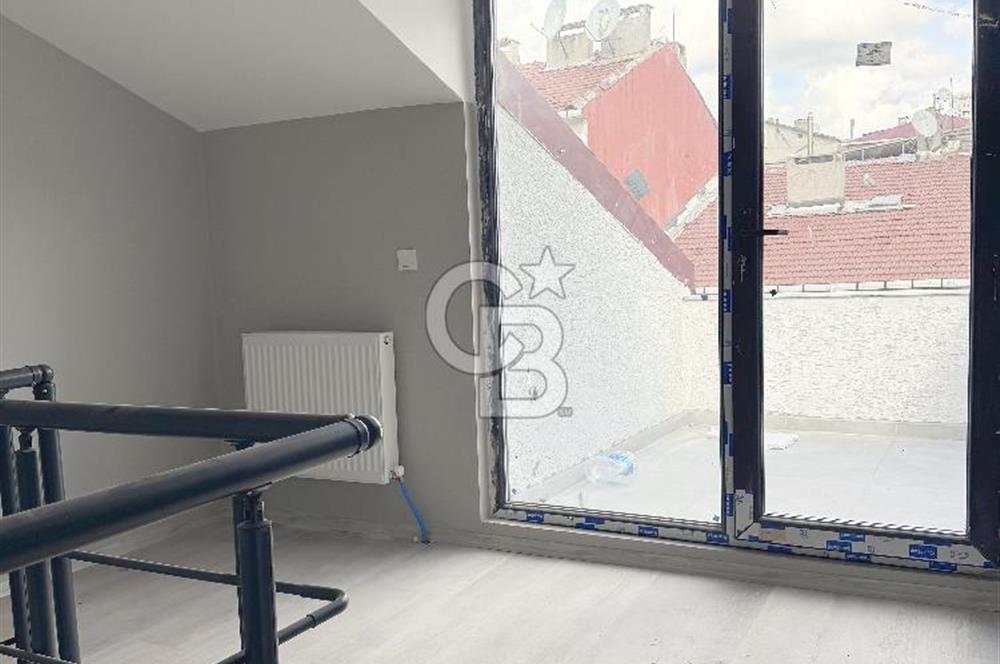 Ünalan'da Sıfır Binada Teraslı 3+2 Kiralık Geniş Dubleks Daire