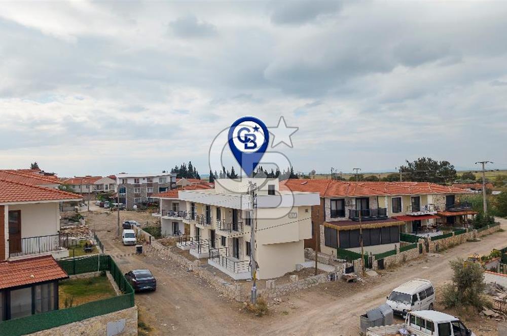 Foça Bağarası Kazım Dirik Mah. Satılık 1+1 Bahçe Katı Daire