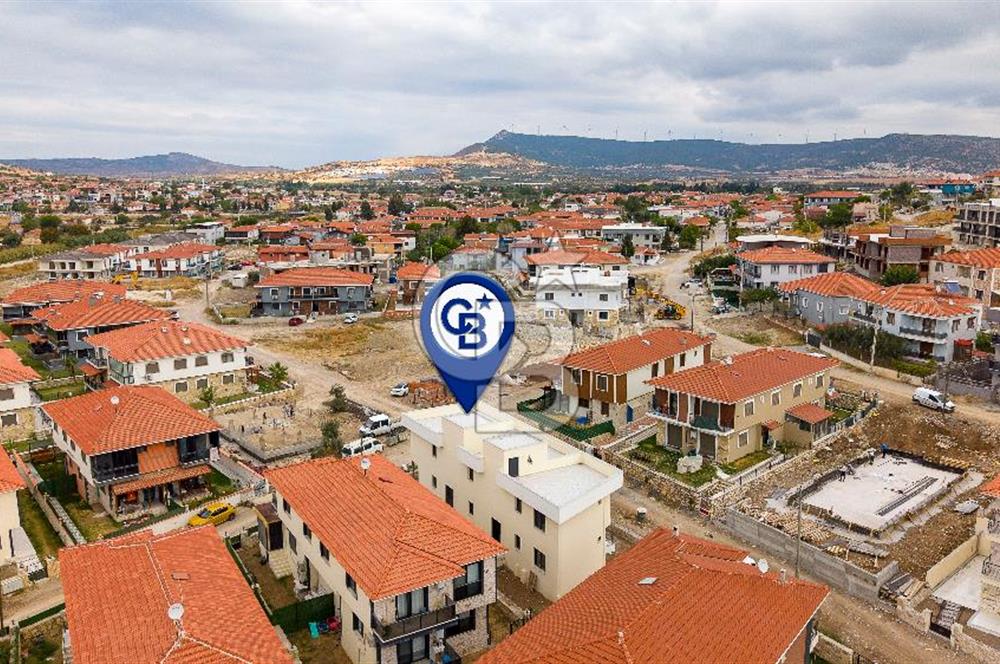 Foça Bağarası Kazım Dirik Mah. Satılık 1+1 Bahçe Katı Daire