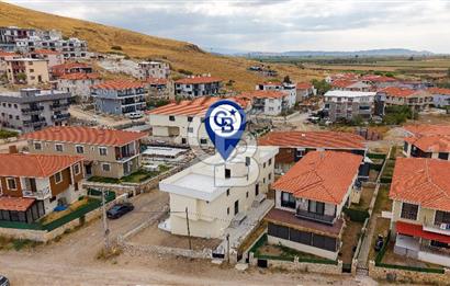 Foça Bağarası Kazım Dirik Mah. Satılık 1+1 Bahçe Katı Daire
