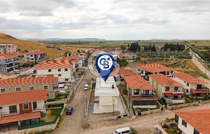 Foça Bağarası Kazım Dirik Mah. Satılık 1+1 Bahçe Katı Daire