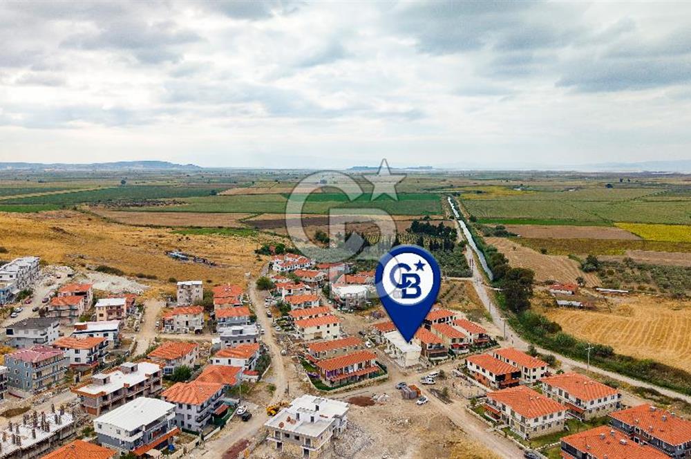 Foça Bağarası Kazım Dirik Mah. Satılık 1+1 Bahçe Katı Daire