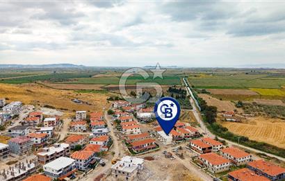 Foça Bağarası Kazım Dirik Mah. Satılık 1+1 Bahçe Katı Daire