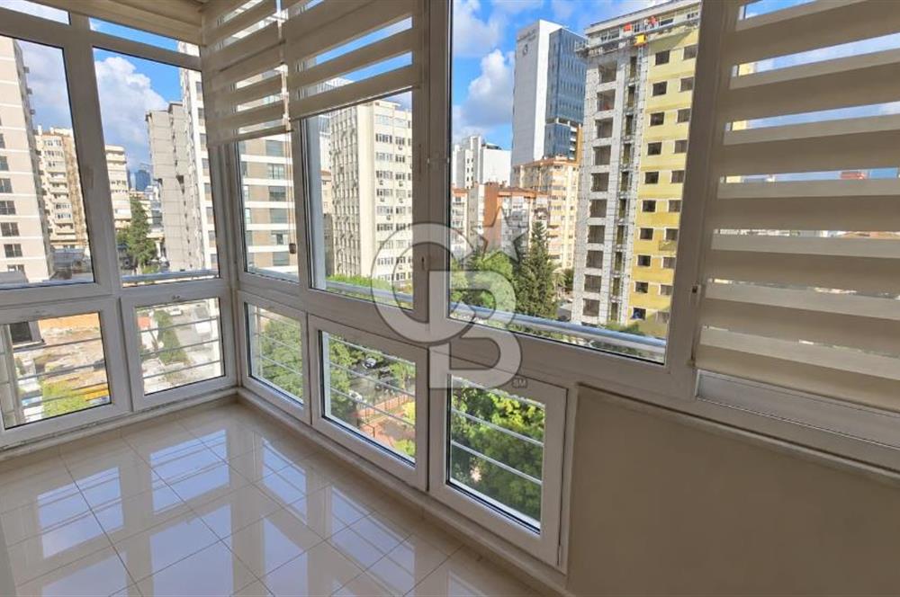 KOZYATAĞI BAYAR CADDESİ OYAK A SİTESİ FERAH VE KEYİFLİ 3+1 KİRALIK