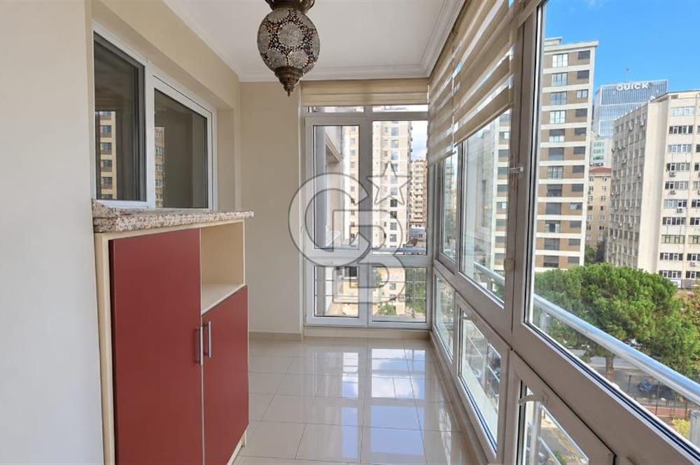 KOZYATAĞI BAYAR CADDESİ OYAK A SİTESİ FERAH VE KEYİFLİ 3+1 KİRALIK