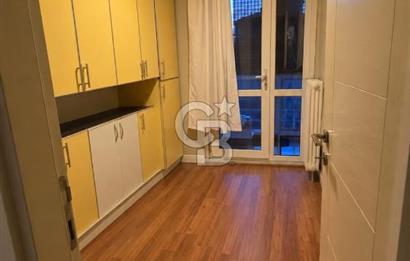 KOZYATAĞI BAYAR CADDESİ OYAK A SİTESİ FERAH VE KEYİFLİ 3+1 KİRALIK