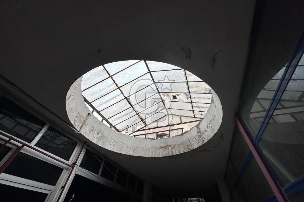 Kurumsala Uygun 15 Mt Vitrinli Çift Cepheli Düz Giriş Mağaza