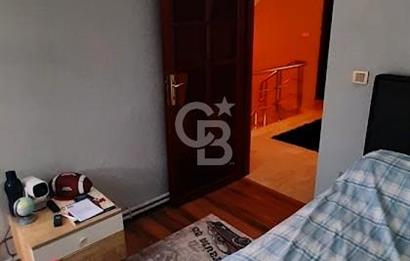 Silivri Altınorak'ta Yüzme Havuzlu Bahçeli Eşyalı Kiralık Villa